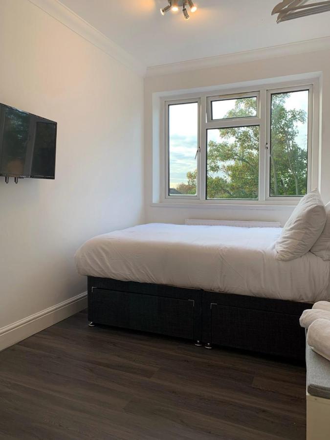 Luxury Near Wembley Stadium, Wembley Arena, Designer Outlet * Londen